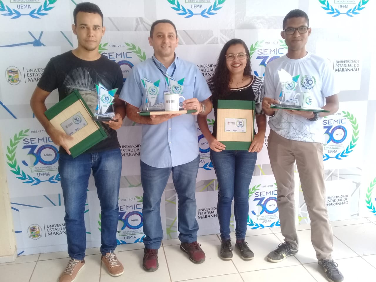 Trabalhos do Curso de Física são premiados na I Semana Acadêmica